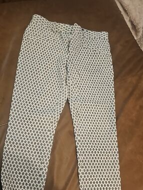 GAP White Skinny Jeans with Black Diamond Print